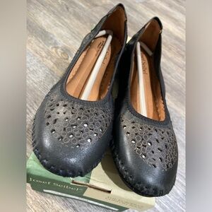 NEW Josef Seibel Size 37 6.5 USA Black Ballet Flats Shoes Neutral Raw Stitching